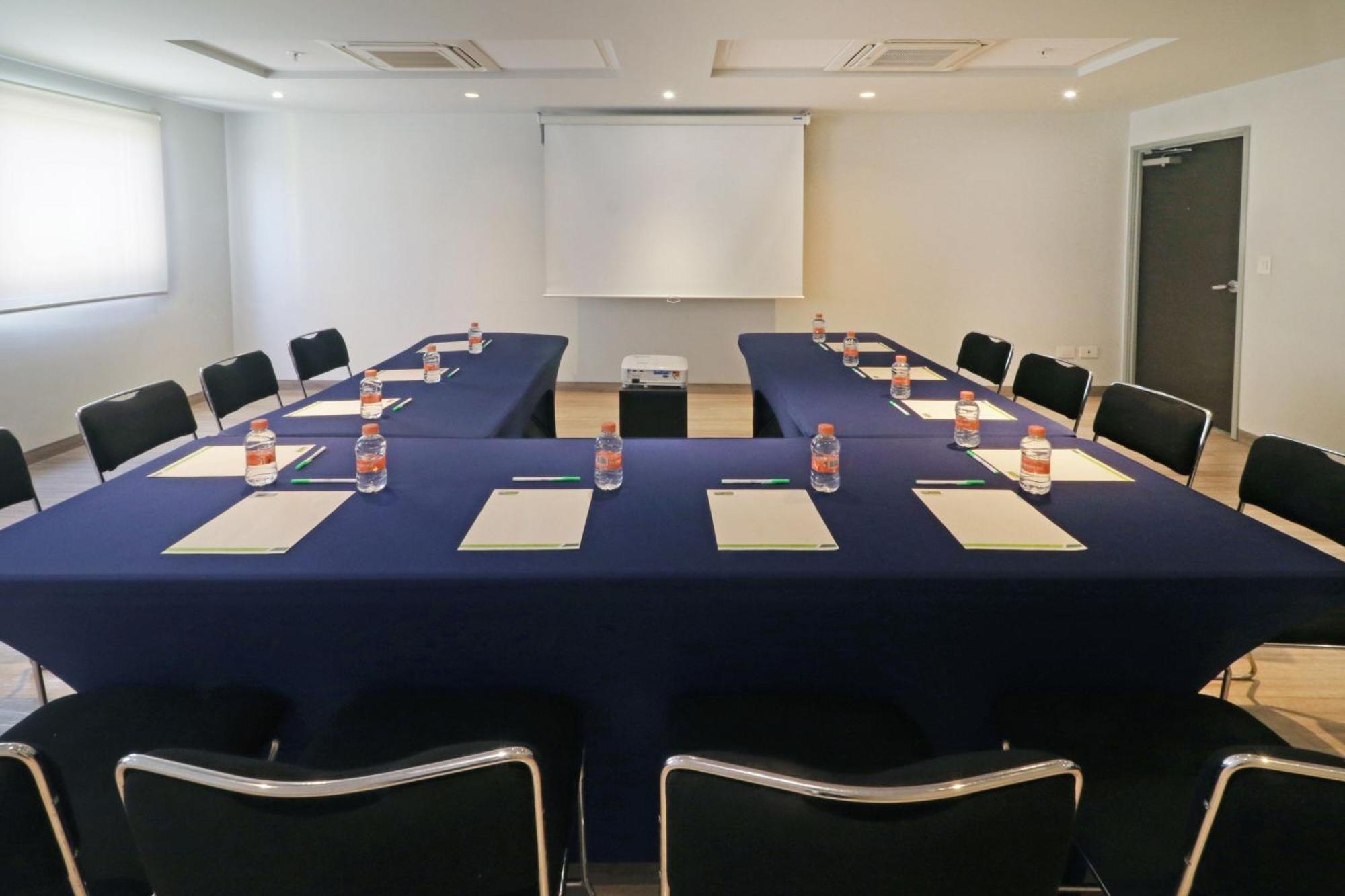 City Express Junior By Marriott Merida Altabrisa Εξωτερικό φωτογραφία