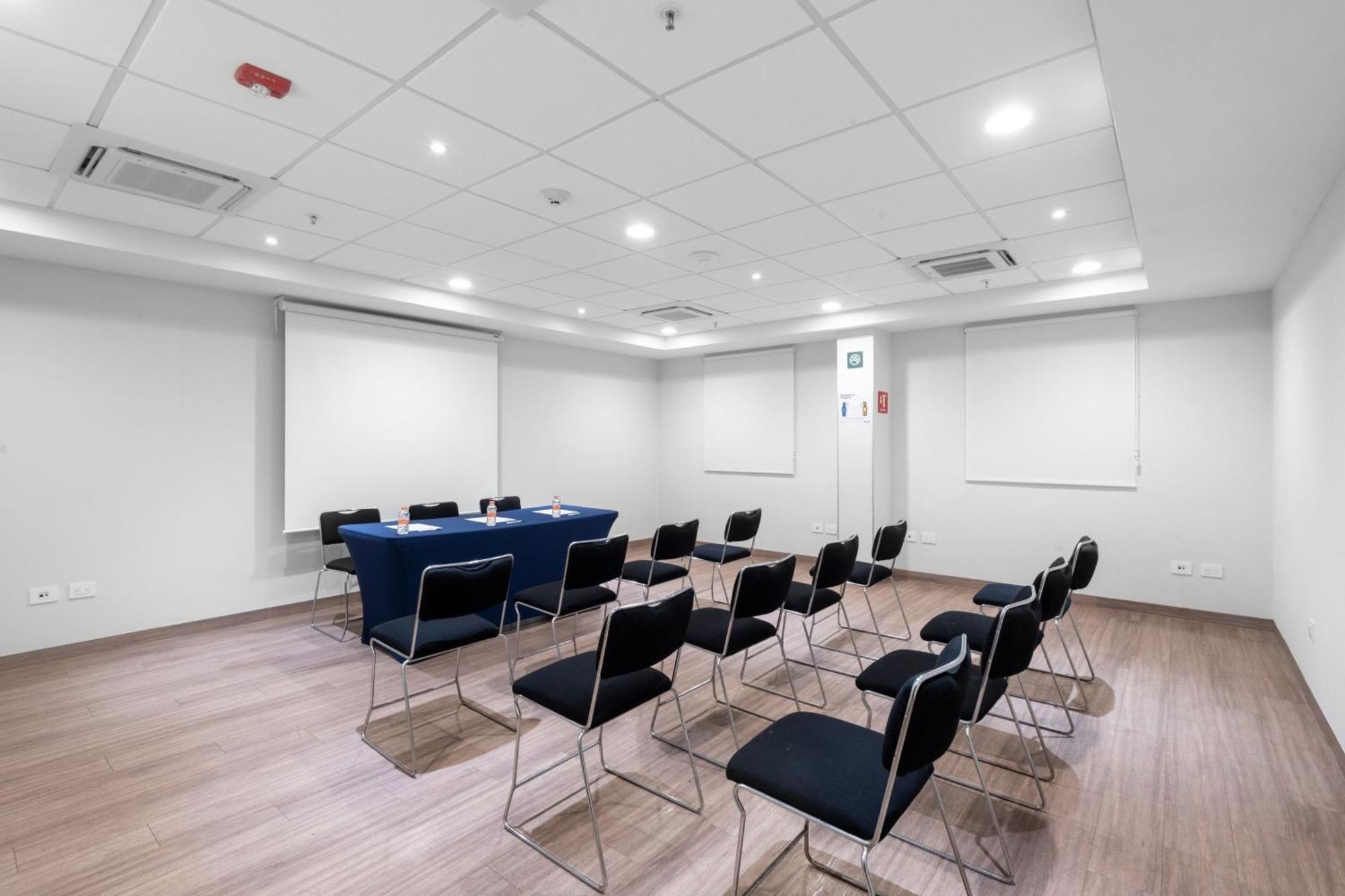 City Express Junior By Marriott Merida Altabrisa Εξωτερικό φωτογραφία