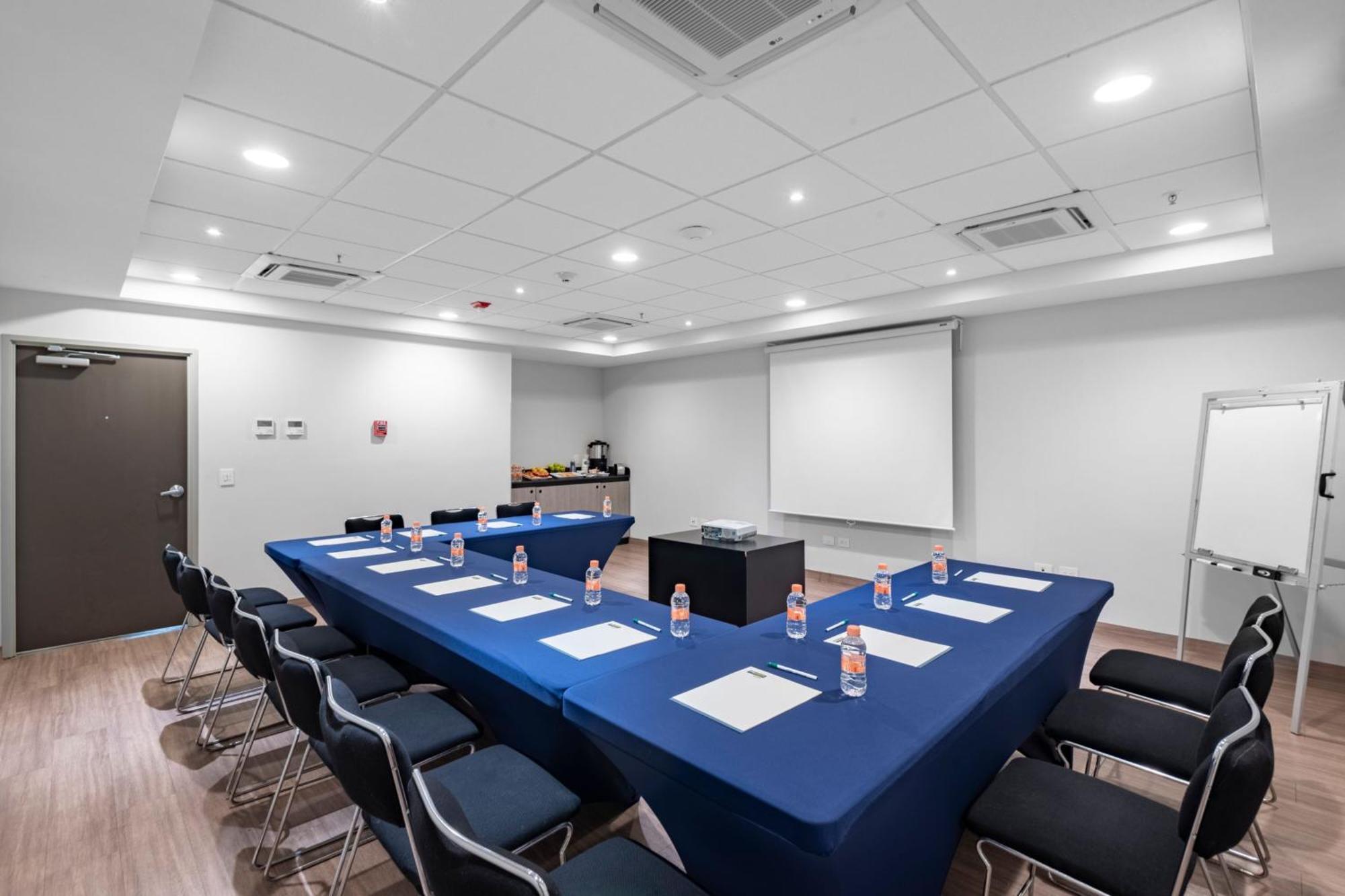 City Express Junior By Marriott Merida Altabrisa Εξωτερικό φωτογραφία