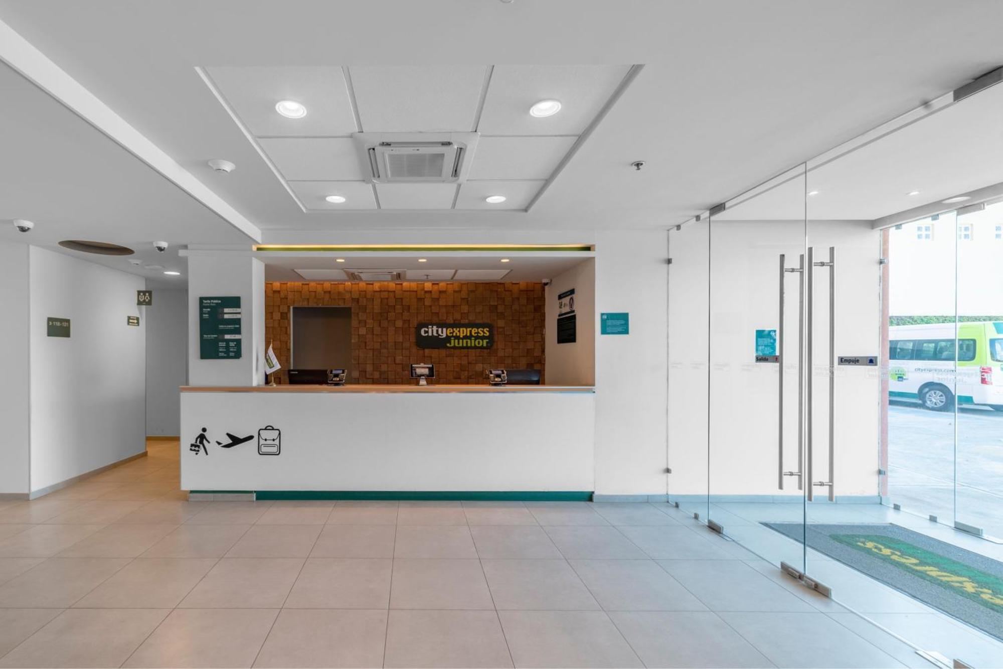 City Express Junior By Marriott Merida Altabrisa Εξωτερικό φωτογραφία