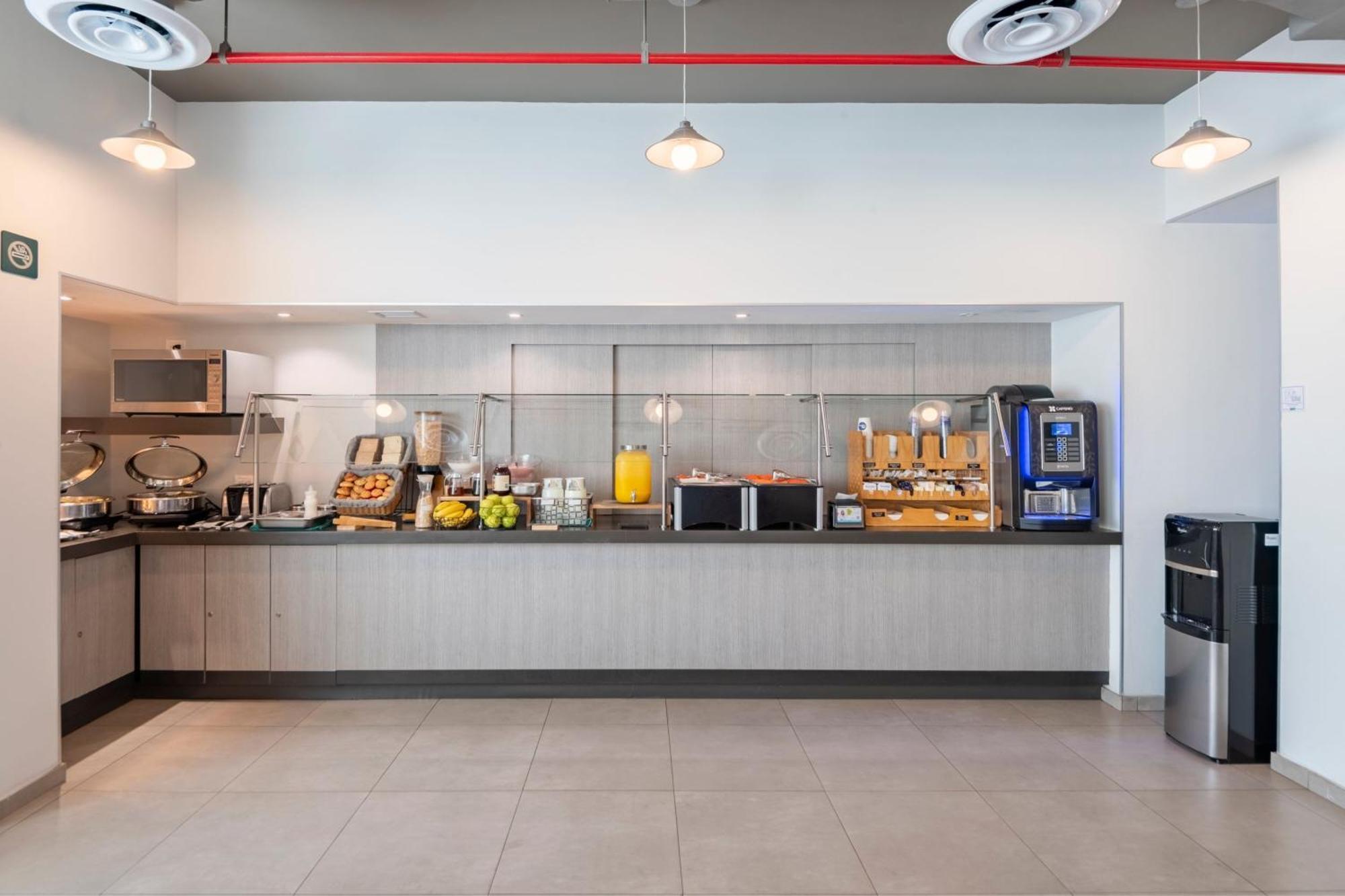 City Express Junior By Marriott Merida Altabrisa Εξωτερικό φωτογραφία