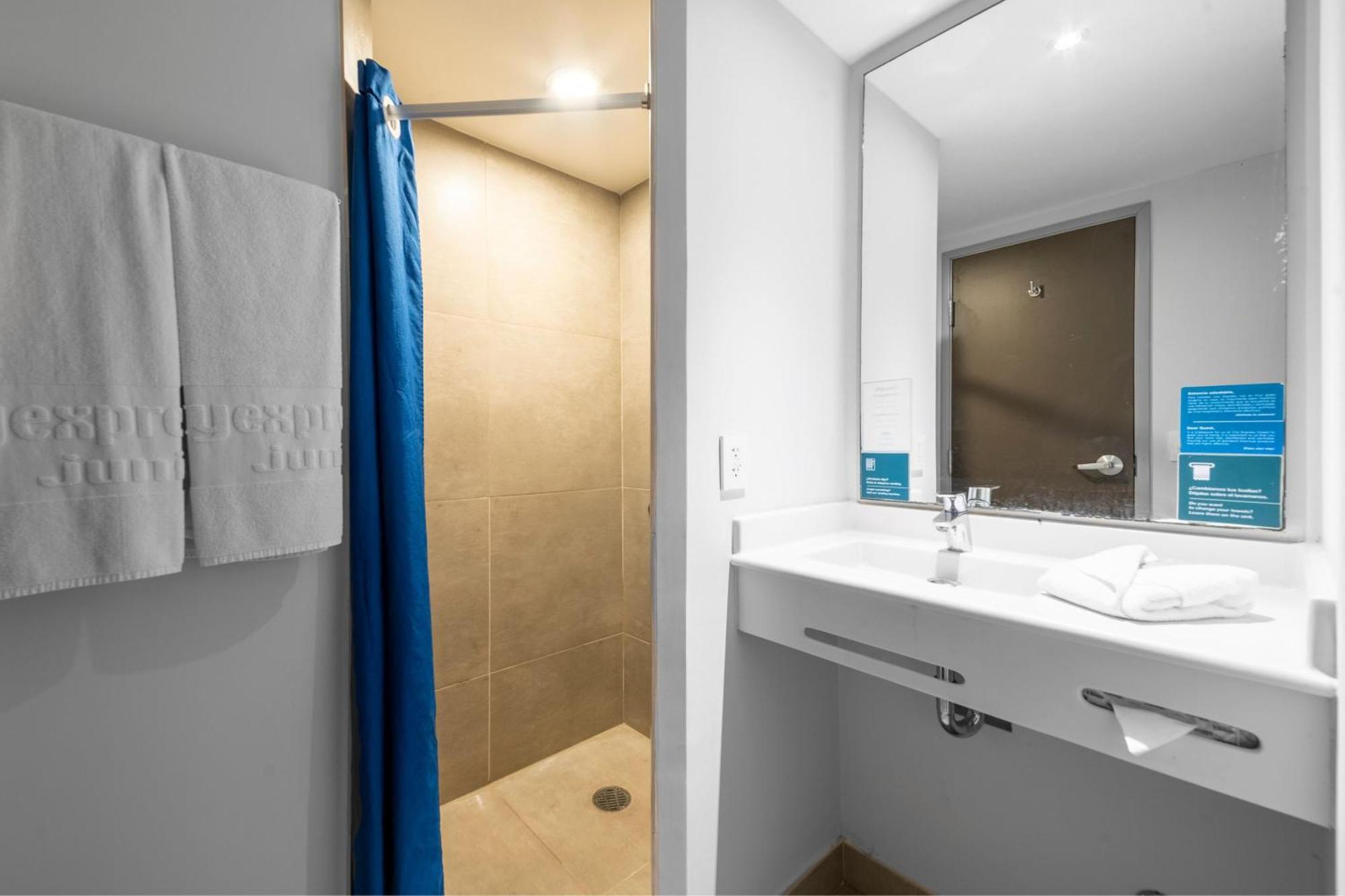 City Express Junior By Marriott Merida Altabrisa Εξωτερικό φωτογραφία